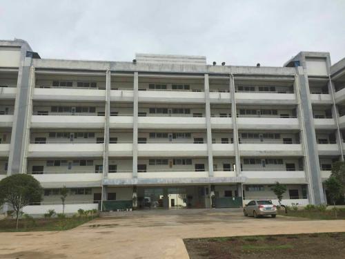 学校性质：公立