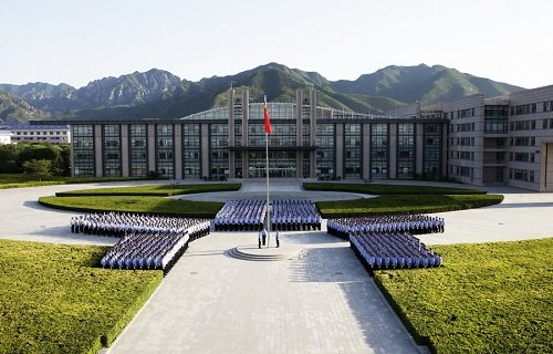 学历层次：职业学校