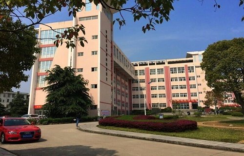 学校性质：公办